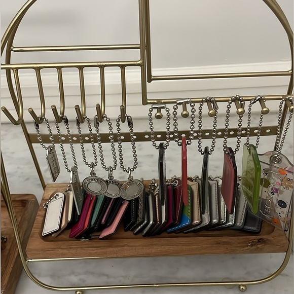 Coach Loves Poppy Medallion Disc Charm Key Fob Hang Tag Silver - Picture 8 of 10